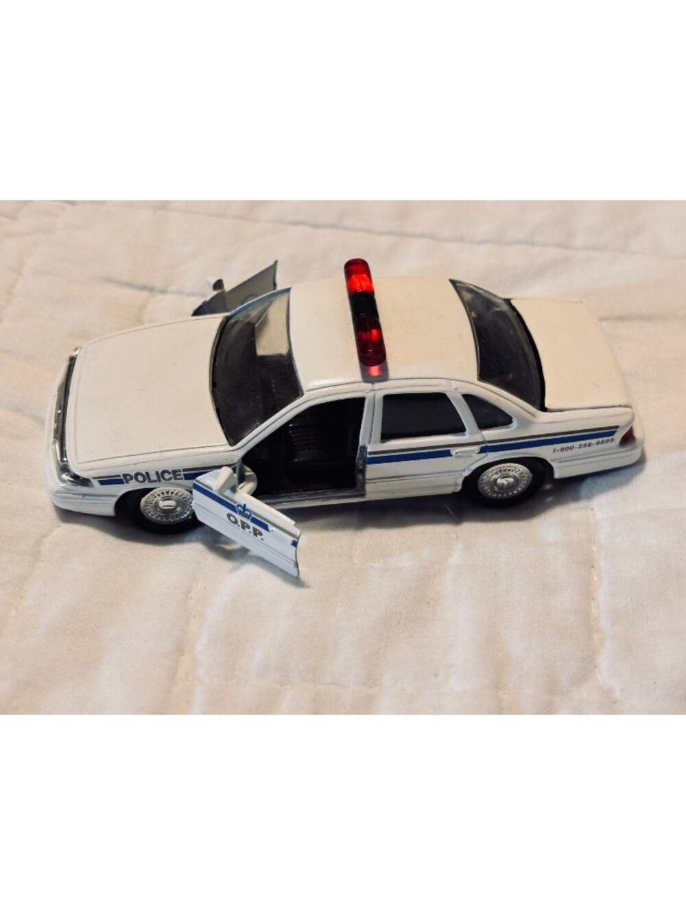Ontario Provincial Police Ford Crown Victoria Model Car 1994 Road Champs
